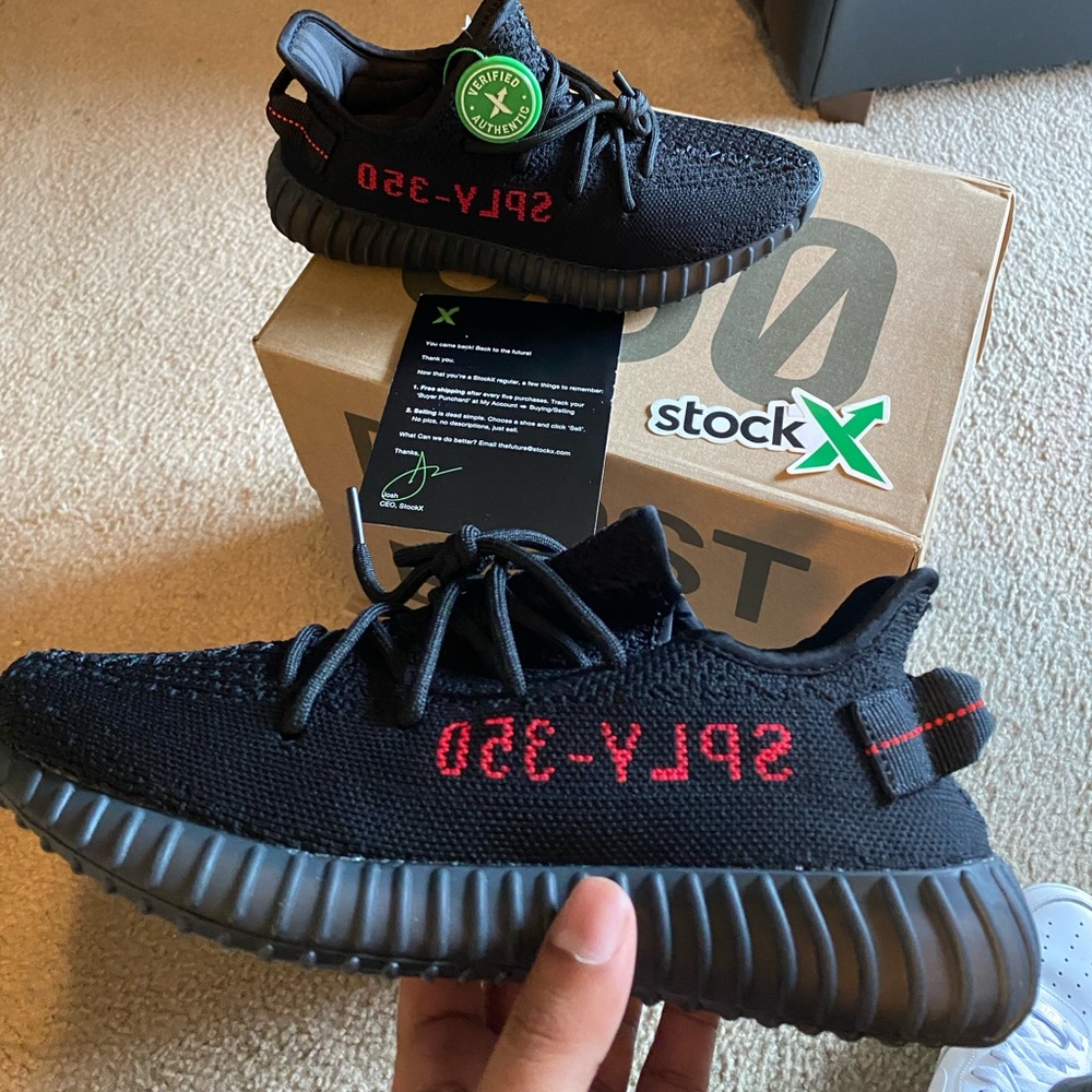 yeezy boost 350 V2 Black/Red